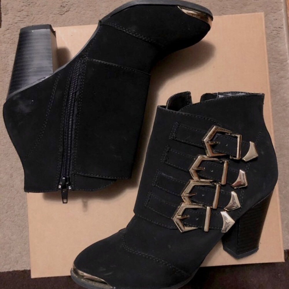 Ankle boots